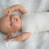 AD7d Levensechte Babypop soft body Lisa met slaapogen kleding en speen 52 cm - Afbeelding 16