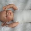 AD7 Levensechte Babypop softbody met slaapogen zonder kleding met speen 52 cm - Afbeelding 7