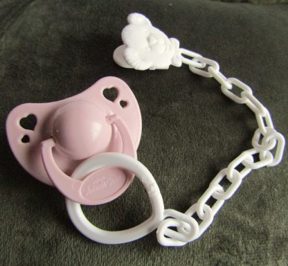 Speen roze met speenketting voor babypoppen - zie omschrijving tekst !