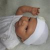 SA01a Mutsje wit met hartje passend voor alle babypoppen - Afbeelding 6