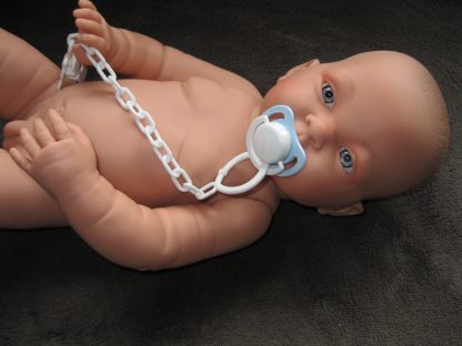 L33a Llorens levensechte babypop blank jongetje fullbody zonder kleding inclusief speen 45 cm - Afbeelding 4
