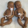 L30 Llorens levensechte babypop tweeling fullbody donker jongen en meisje inclusief speen 45 cm