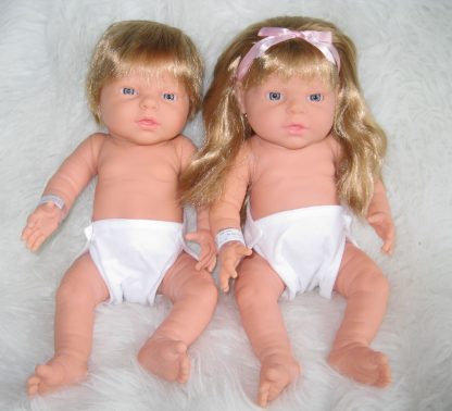 PD05d Babypop Preemie Meisje blank met haar en kleding 42 cm - Afbeelding 11