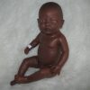 P03a Levensechte Babypop Newborn Meisje donker 52 cm - Afbeelding 5
