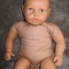 P13a Grote Babypop soft body getint  60 cm in roze kleding en speen - Afbeelding 19