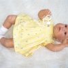 AD8e Levensechte Babypop Kristina softbody bruine ogen in geel gebloemd en speen 52 cm - Afbeelding 25