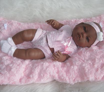 SB02 Berbesa fullbody babypop meisje donker met kleding en kussen 42 cm - Afbeelding 23