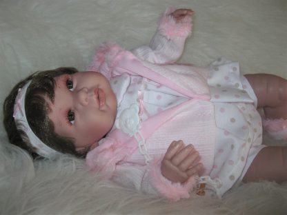 SB12a Berbesa soft body babypop met bruin haar met geluid en kleding en speen 42 cm - Afbeelding 7