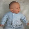 AD5h Levensechte Babypop soft body pop Roy in velours pakje lichtblauw 53 cm - Afbeelding 8
