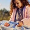 L10e Llorens levensechte babypop soft body baby pop met geluid reiswieg kleding speen 42 cm - Afbeelding 7
