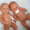 PD07d Babypop Duimelotje Meisje getint met kleding en speen 42 cm - Afbeelding 8