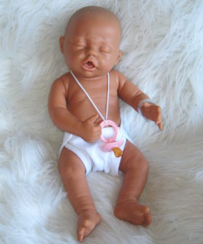 PD08g Babypop Slapend Meisje getint met speen 42 cm - Afbeelding 5