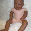 AD3l8 Levensechte Babypop soft body pop Naomi donker met kleding 53 cm - Afbeelding 8