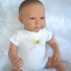 AD7l Levensechte Babypop softbody Lara met blauwe ogen met romper en speen