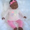 AD3l8 Levensechte Babypop soft body pop Naomi donker met kleding 53 cm - Afbeelding 5