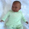 AD3l7 Levensechte Babypop soft body pop Naomi donker met kleding 53 cm