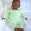AD3l7 Levensechte Babypop soft body pop Naomi donker met kleding 53 cm - Afbeelding 8