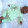 AD3l7 Levensechte Babypop soft body pop Naomi donker met kleding 53 cm - Afbeelding 3