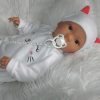 AD9d Levensechte Babypop Leoni softbody bruine ogen in 2 delig setje wit en speen 52 cm
