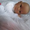 AD9d Levensechte Babypop Leoni softbody bruine ogen in 2 delig setje wit en speen 52 cm - Afbeelding 25