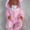 PD07d Babypop Duimelotje Meisje getint met kleding en speen 42 cm
