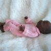 P03k Levensechte Babypopen Set van 2 poppen 1 Meisje en 1 Slapend Jongetje in kleding 52 cm - Afbeelding 20