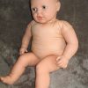 P12 Grote Babypop soft body blank 60 cm met velours kleding en speen - Afbeelding 9