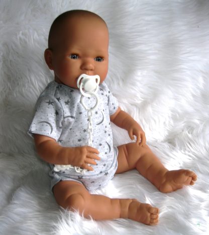 AD7g Levensechte Babypop soft body Lisa met slaapogen romper en speen 52 cm