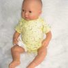 AD7g Levensechte Babypop soft body Lisa met slaapogen romper en speen 52 cm - Afbeelding 7
