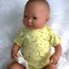 AD7g Levensechte Babypop soft body Lisa met slaapogen romper en speen 52 cm - Afbeelding 8