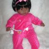 SB36b Berbesa soft body pop donker met lang zwart haar met kleding en speen 62 cm - Afbeelding 9