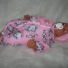 P13a Grote Babypop soft body getint  60 cm in roze kleding en speen - Afbeelding 21