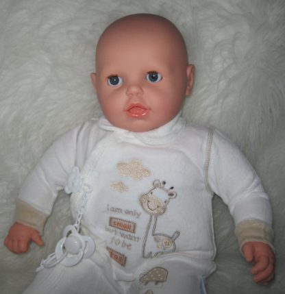 P12 Grote Babypop soft body blank 60 cm met velours kleding en speen - Afbeelding 15