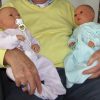 AD7CO Levensechte Babypoppen set van 2 poppen Lara en Leonie in kleding en speen 52 cm - Afbeelding 16