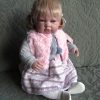 SB08 Berbesa soft body pop met blond haar geluid en kleding 48 cm - laatste - Afbeelding 6