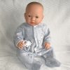 AD7j Levensechte Babypop soft body met slaapogen grijze kleding en speen 52 cm - Afbeelding 5