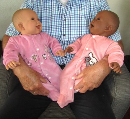 AD3co Levensechte Babypoppen soft body combi set 2 baby poppen 53 cm