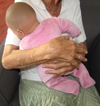 AD3g Levensechte Babypop softbody Naomi blauwe ogen in velours pakje 53 cm - Afbeelding 3