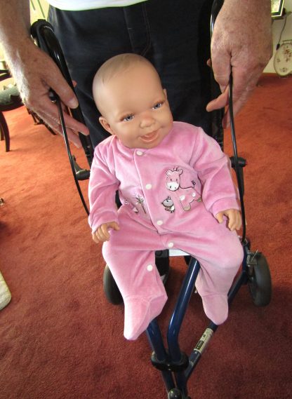 AD3g Levensechte Babypop softbody Naomi blauwe ogen in velours pakje 53 cm - Afbeelding 5