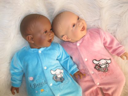 AD3co Levensechte Babypoppen soft body combi set van 2 baby poppen 53 cm - Afbeelding 4