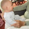 AD3b Levensechte Babypop softbody Naomi bruine ogen velours pakje grijs 53 cm - Afbeelding 6