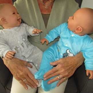 AD3co Levensechte baby poppen soft body combi set 2 babypoppen 53 cm