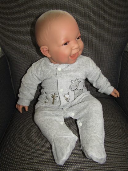 AD3b Levensechte Babypop softbody Naomi bruine ogen in velours pakje 53 cm - Afbeelding 3