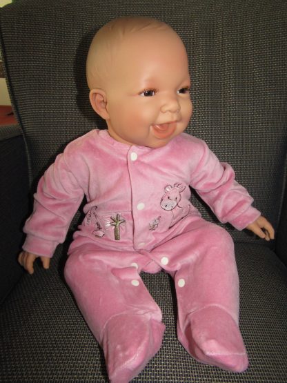AD3b Levensechte Babypop softbody Naomi met bruine ogen roze velours pakje 53 cm - Afbeelding 2