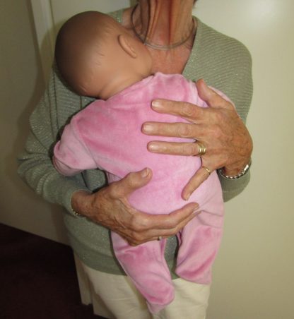 AD3b Levensechte Babypop softbody Naomi met bruine ogen roze velours pakje 53 cm - Afbeelding 4