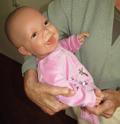 AD3b Levensechte Babypop softbody Naomi met bruine ogen roze velours pakje 53 cm - Afbeelding 7