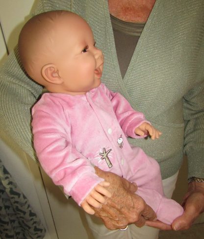 AD3b Levensechte Babypop softbody Naomi met bruine ogen roze velours pakje 53 cm - Afbeelding 5
