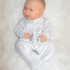 ADK1f Levensechte Babypop Newborn Jongen full body blank 52 cm in velours pakje - Afbeelding 5
