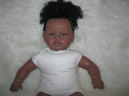 SB37a Berbesa soft body pop donker krullend haar hoge staart met kleding 62 cm - Afbeelding 3