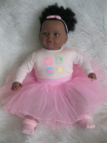 SB37b Berbesa soft body pop donker krullend haar hoge staart met kleding 62 cm - Afbeelding 3